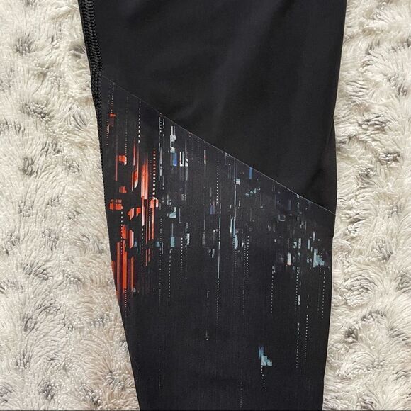 [s] [Short] Sweaty Betty Zero Gravity Full Length Legging Black w/Orange Zig Zag - Picture 5 of 11